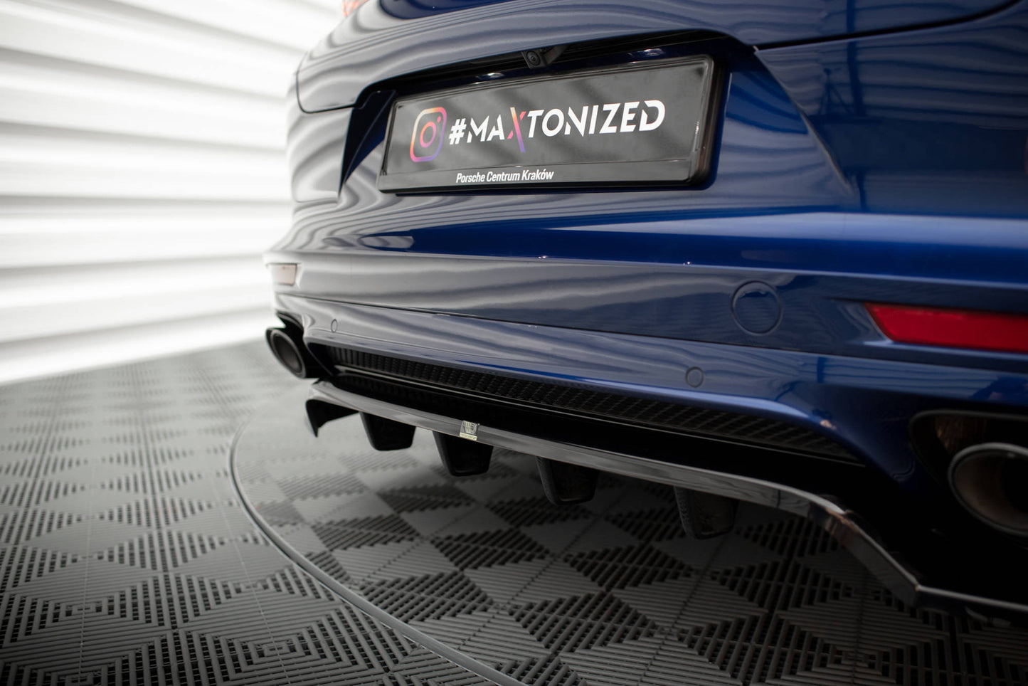 Mittlerer Cup Diffusor DTM Look Heck Ansatz für Porsche Panamera GTS Sport Turismo 971 Facelift schwarz Hochglanz