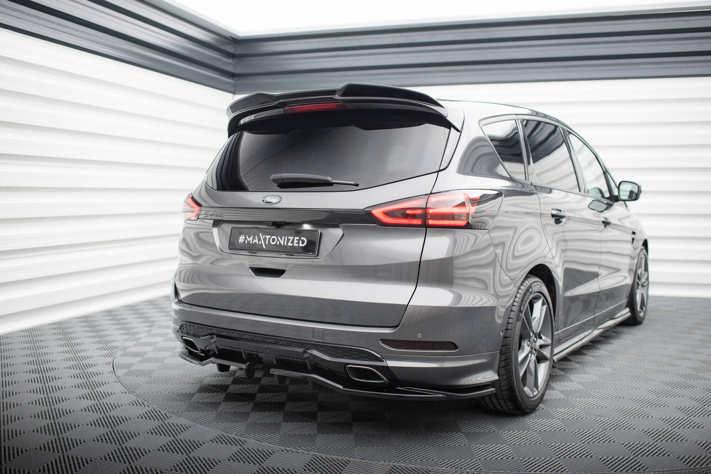 Mittlerer Cup Diffusor DTM Look Heck Ansatz für Ford S-Max ST-Line Mk2 schwarz Hochglanz