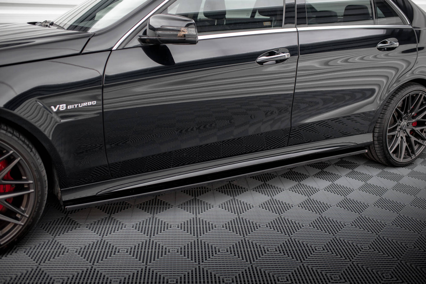 Seitenschweller Ansatz für Mercedes-Benz E63 AMG / AMG-Line Limousine W212 Facelift schwarz Hochglanz