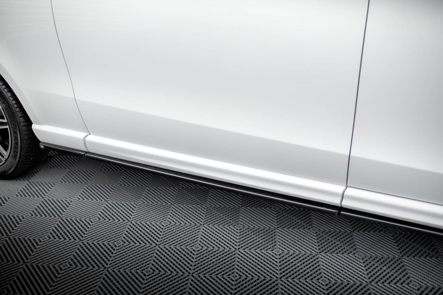 Seitenschweller Ansatz für V.1 für Mercedes-Benz V-Klasse Extra Long AMG-Line W447 schwarz Hochglanz