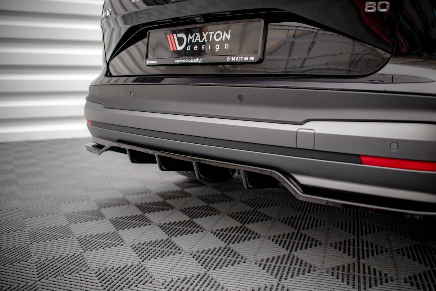 Mittlerer Diffusor Heck Ansatz DTM Look für Skoda Enyaq iV Carbon Look