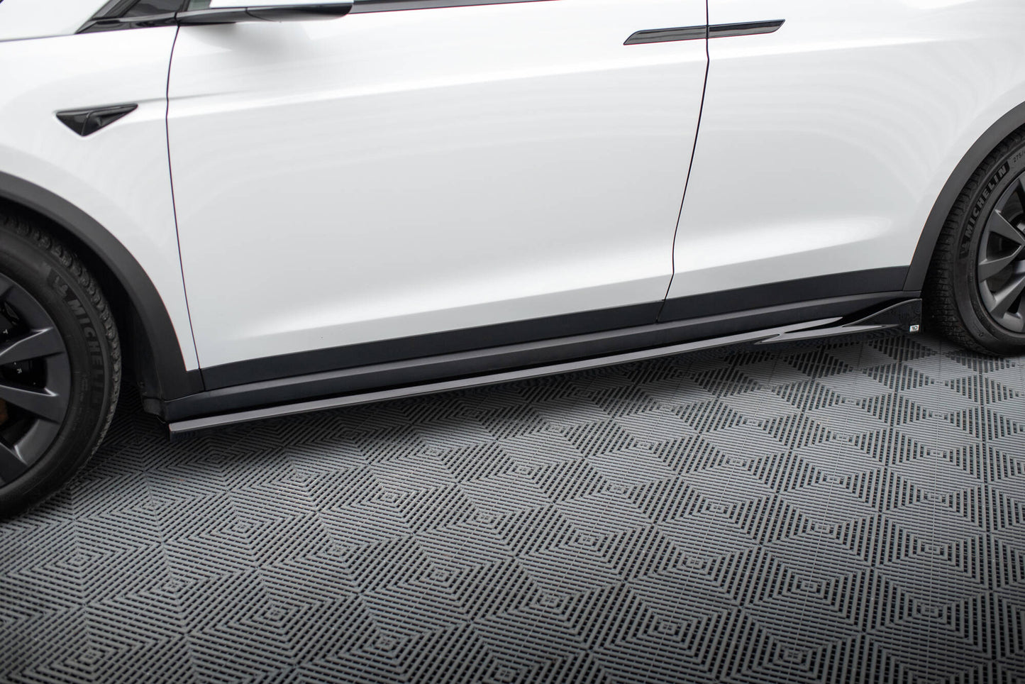 Seitenschweller Ansatz für Tesla Model X Mk1 Facelift schwarz Hochglanz