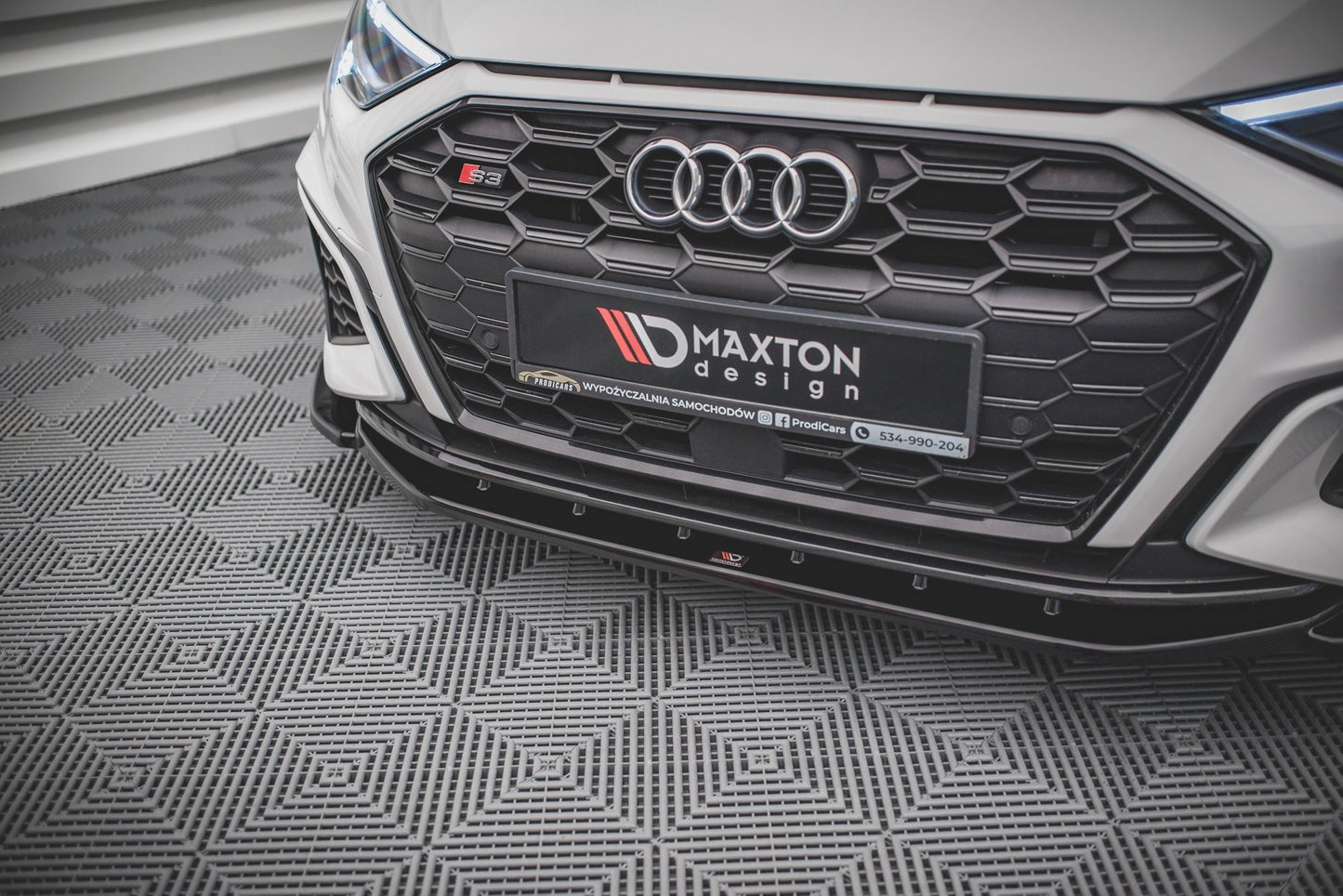 Front Ansatz V.4 für Audi S3 / A3 S-Line 8Y schwarz Hochglanz