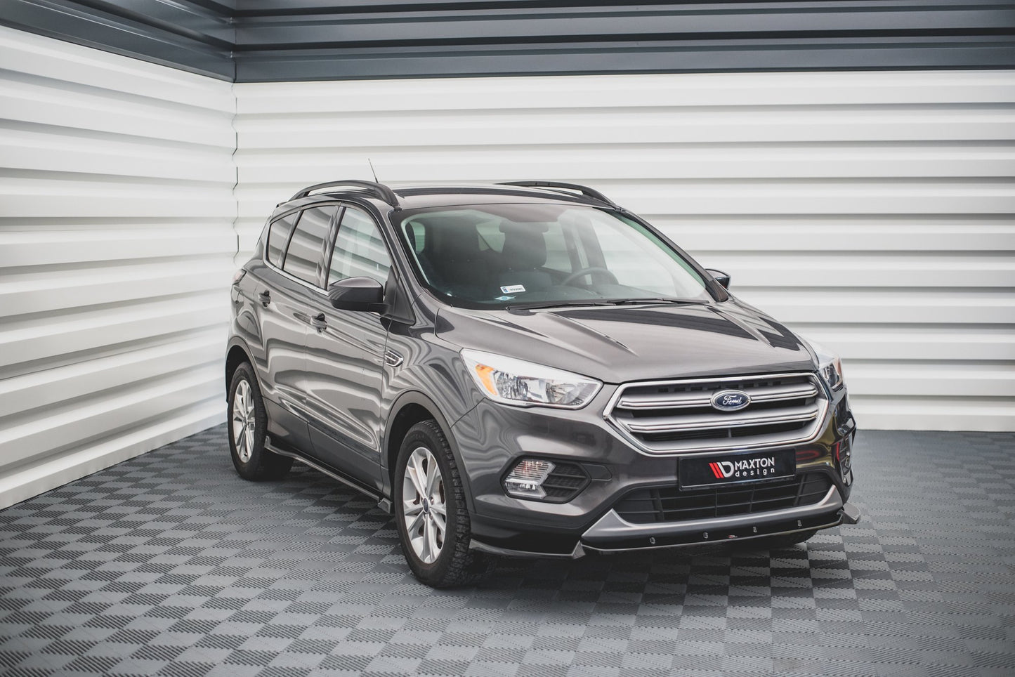 Front Ansatz für Ford Escape Mk3 schwarz Hochglanz