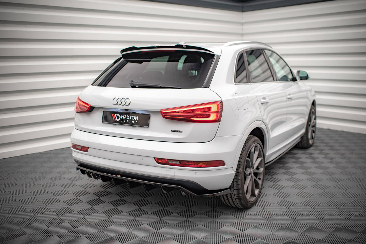 Spoiler CAP für Audi Q3 8U Facelift Carbon Look