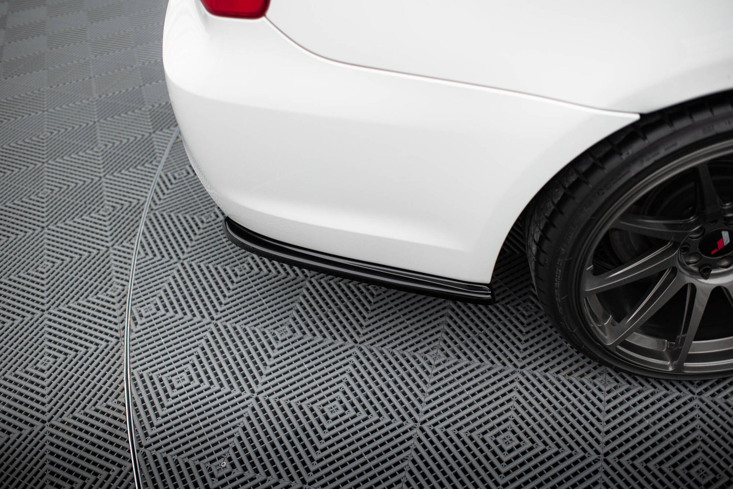 Heck Ansatz Flaps Diffusor für BMW 3er E90 M Paket schwarz Hochglanz