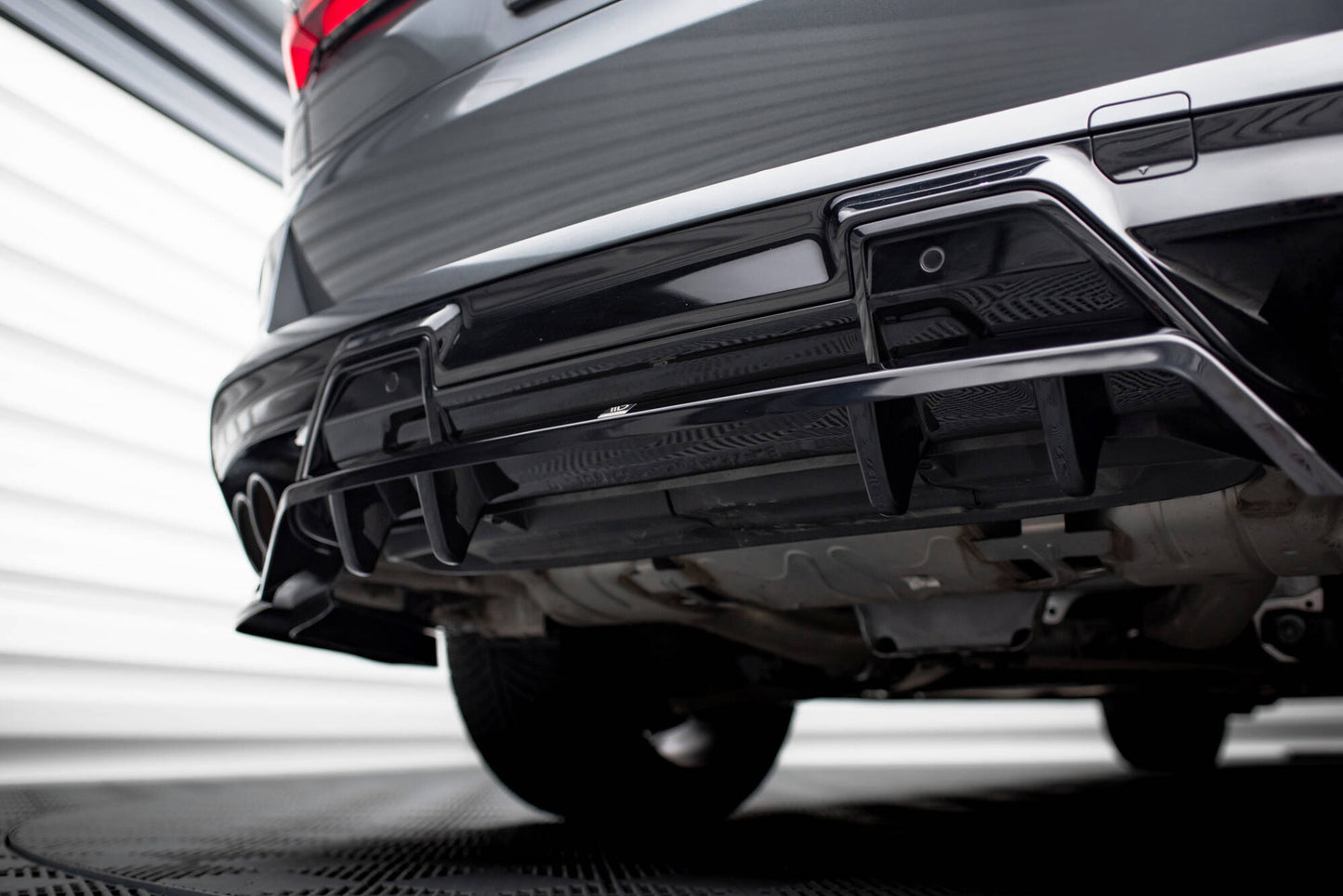 Mittlerer Cup Diffusor DTM Look Heck Ansatz für BMW X5 M F95 Facelift schwarz Hochglanz