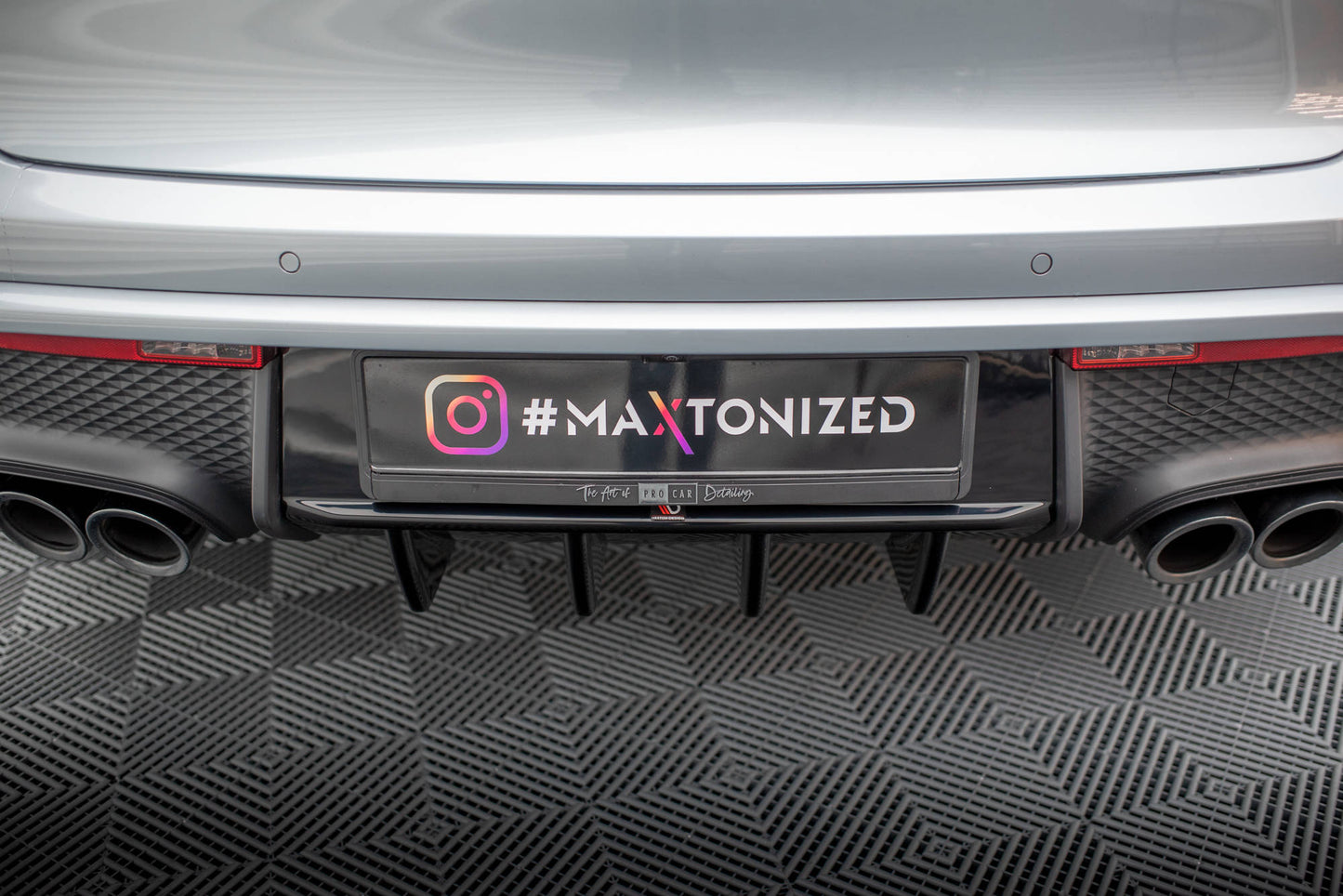 Diffusor Heck Ansatz für Porsche Macan Mk1 Facelift 2 schwarz Hochglanz