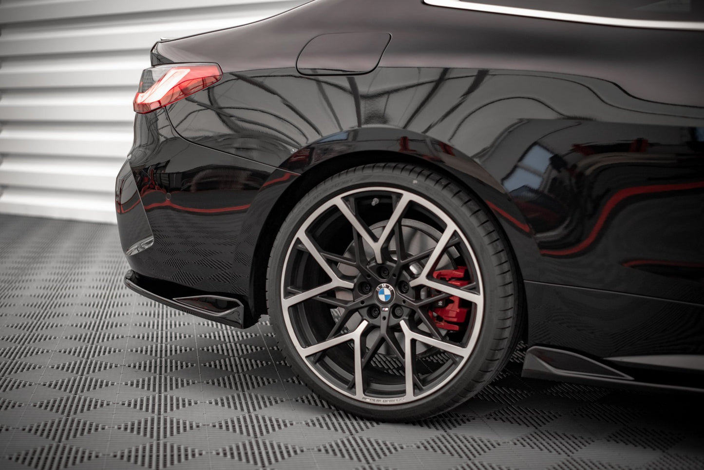 Heck Ansatz Flaps Diffusor V.2 für BMW 4er M-Paket G22 / G23 / G22 Facelift / G23 Facelift schwarz Hochglanz