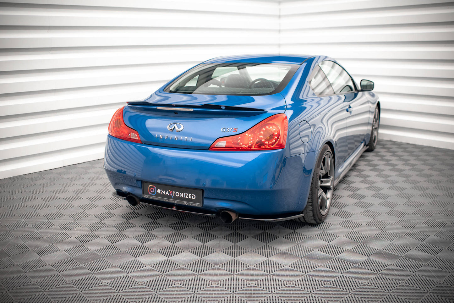 Heck Ansatz Flaps Diffusor für Infiniti G37 Coupe schwarz Hochglanz