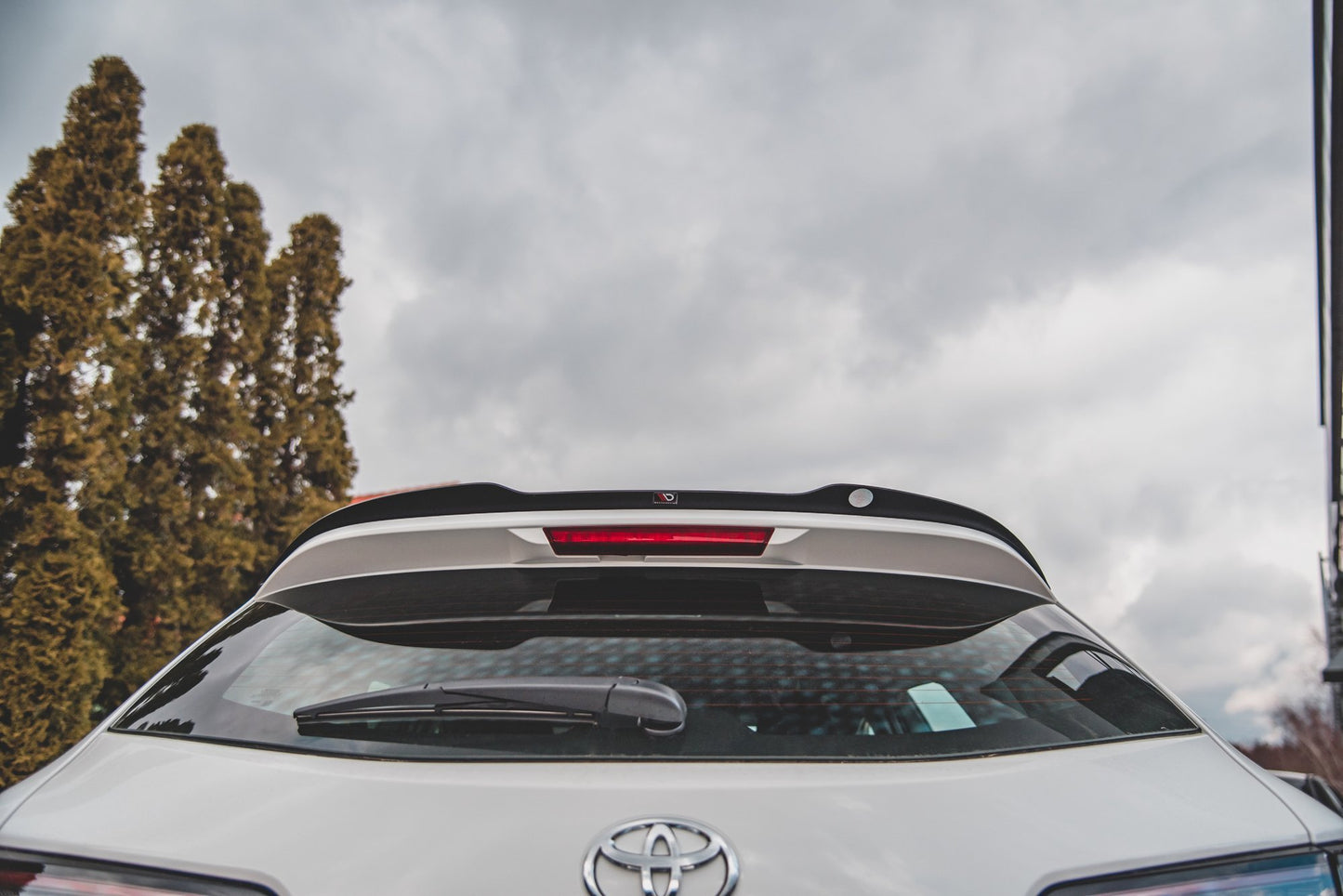 Spoiler CAP für Toyota Corolla XII Touring Sports schwarz Hochglanz