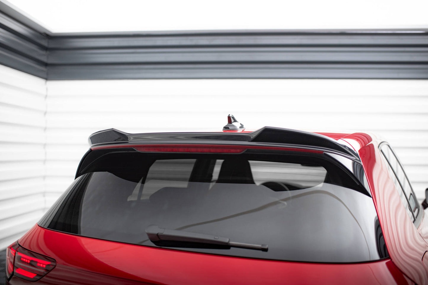 Spoiler CAP 3D für VW Golf GTI / GTE / GTD / R-Line / R Mk8 schwarz Hochglanz