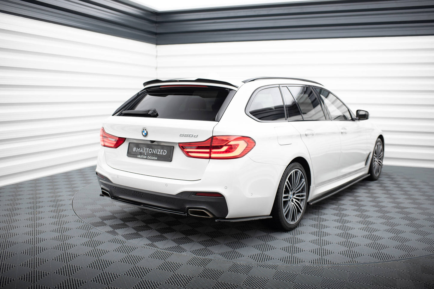 Heck Ansatz Flaps Diffusor für BMW 5er G30/ G31 M-Paket schwarz Hochglanz