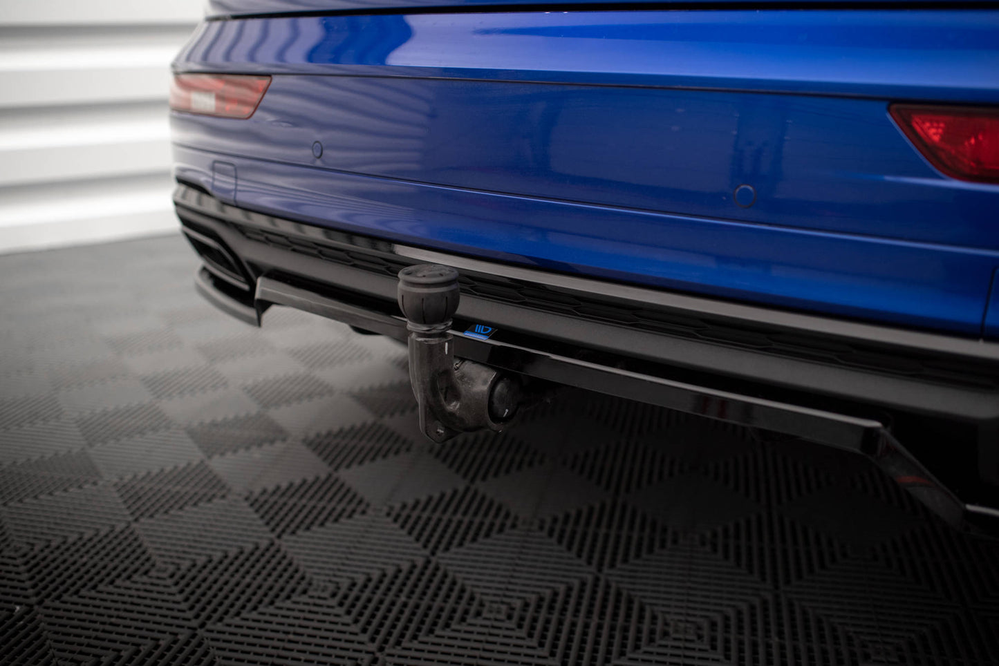 Mittlerer Cup Diffusor DTM Look Heck Ansatz für Audi Q5 S-Line SUV Mk2 Facelift schwarz Hochglanz