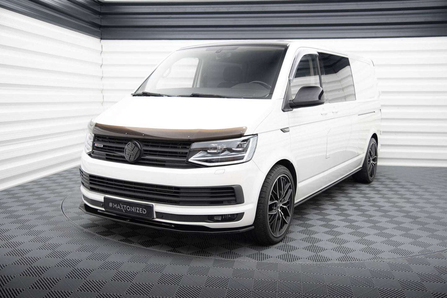 Front Ansatz V.2 für VW T6 schwarz Hochglanz