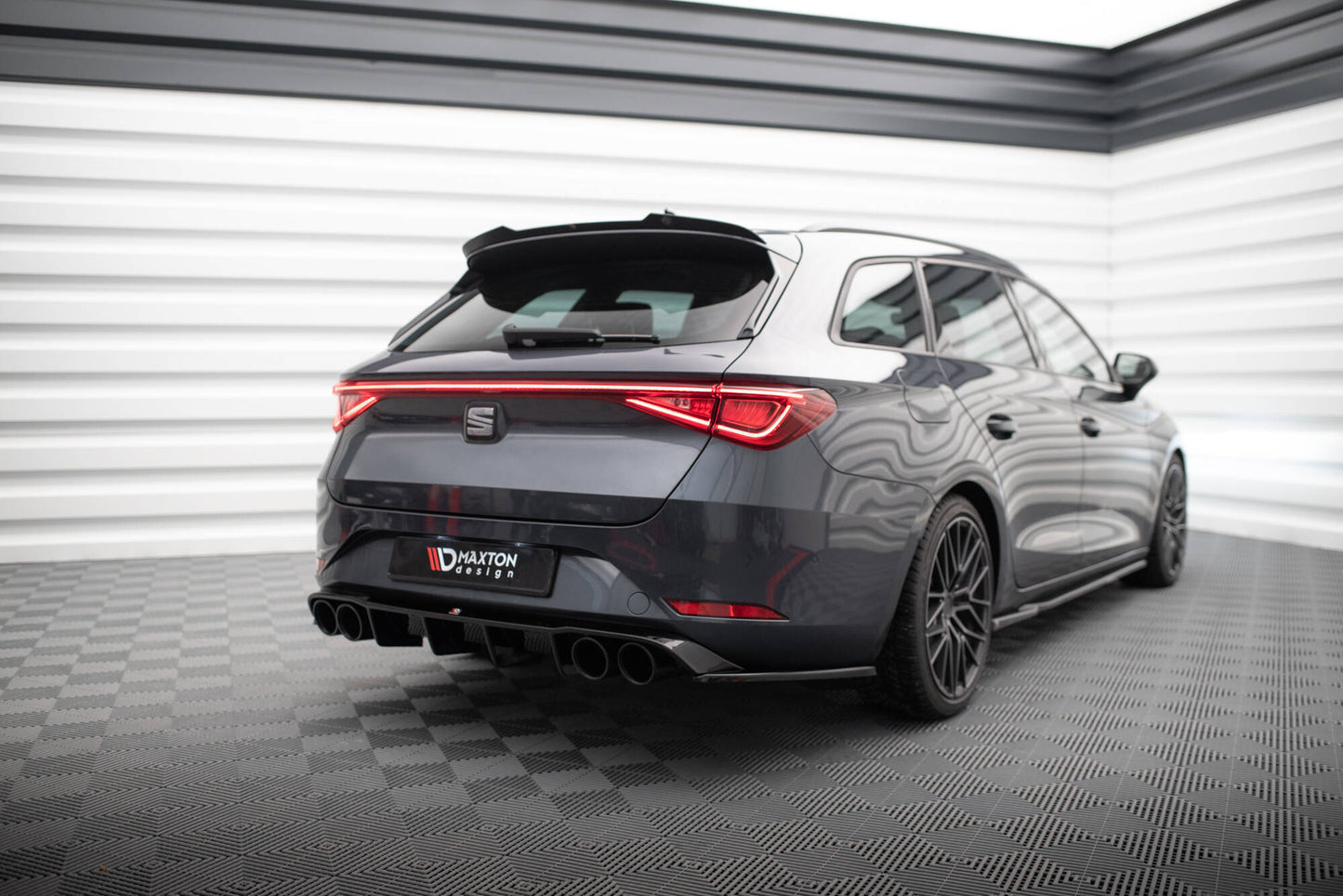 Diffusor Heck Ansatz + Endrohre für Seat Leon ST FR Mk4