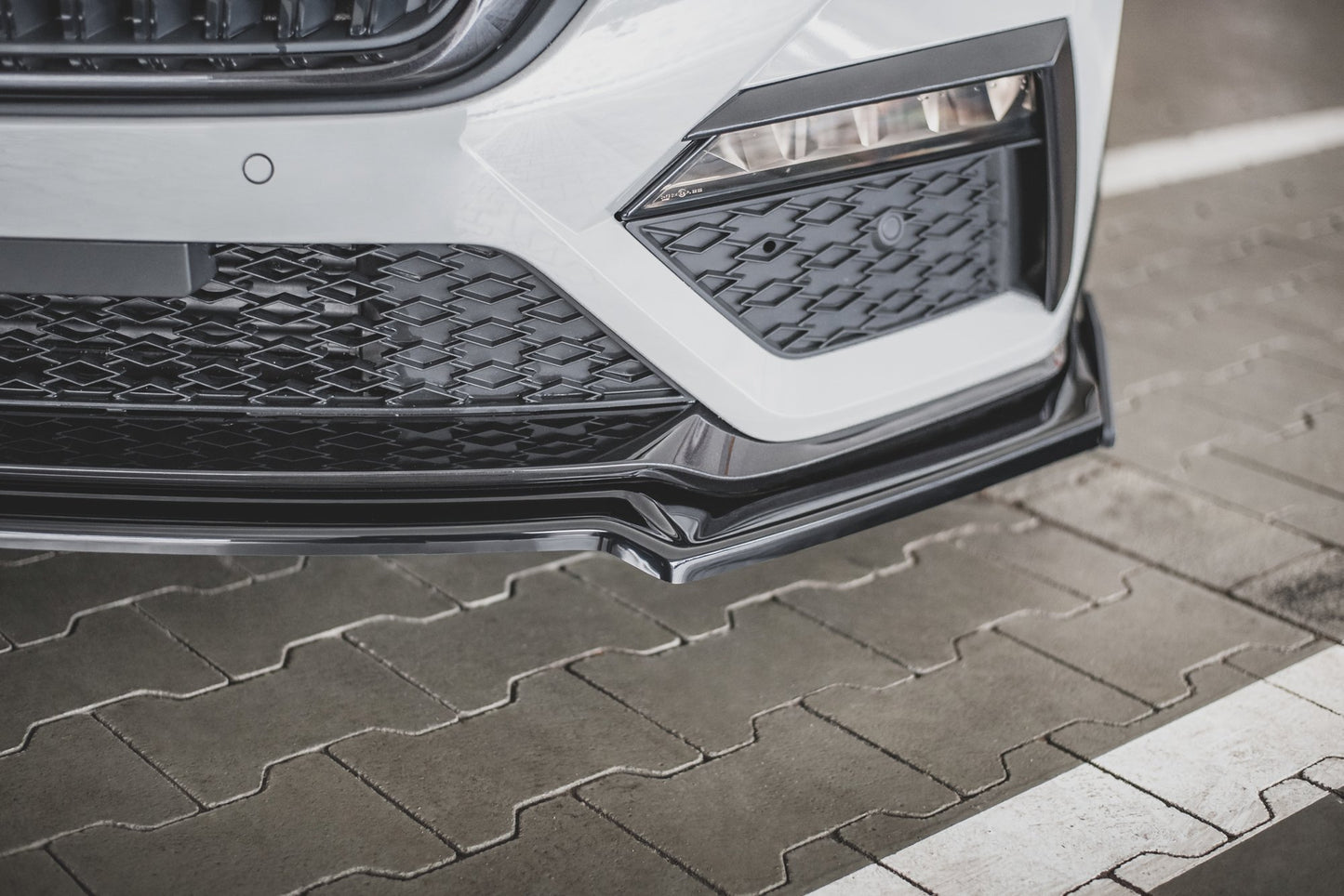 Front Ansatz V.2 + Flaps für Skoda Octavia RS Mk4