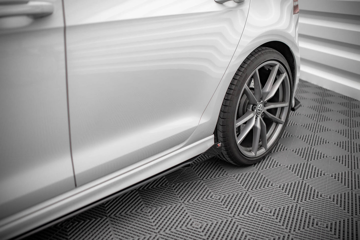 Seitenschweller Flaps für VW Golf R Mk7 schwarz Hochglanz