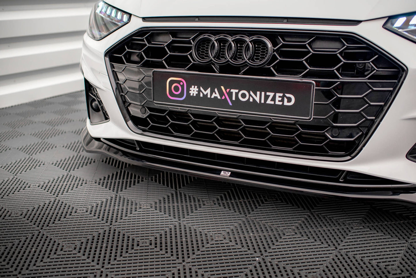 Front Ansatz V.2 für Audi A4 S-Line / S4 B9 Facelift schwarz Hochglanz