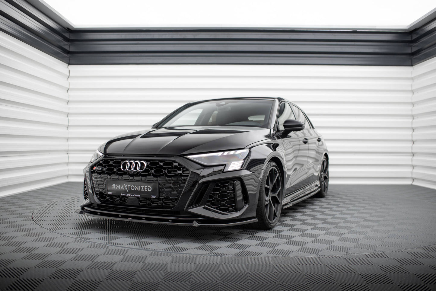 Front Ansatz V.1 für Audi RS3 Sportback 8Y schwarz Hochglanz