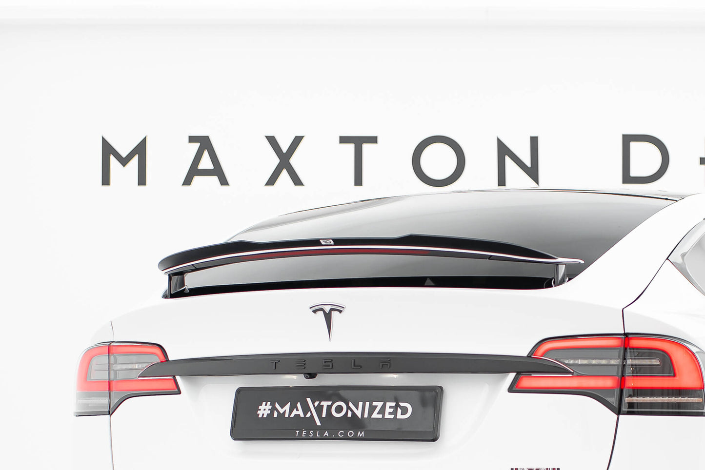 Spoiler CAP V.1 für TESLA MODEL X schwarz Hochglanz