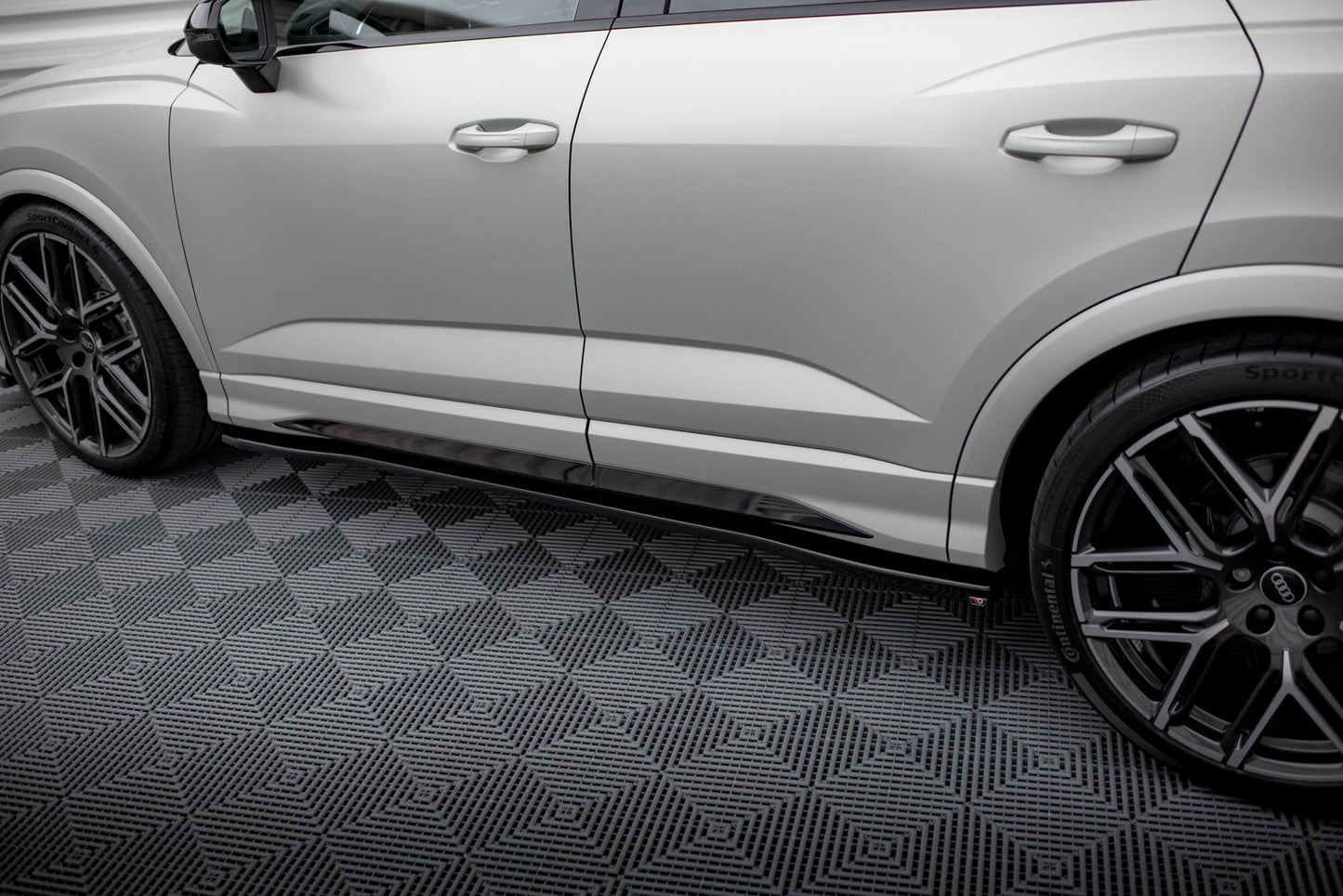 Seitenschweller Ansatz V.2 für Audi Q3 S-Line / RSQ3 F3 schwarz Hochglanz