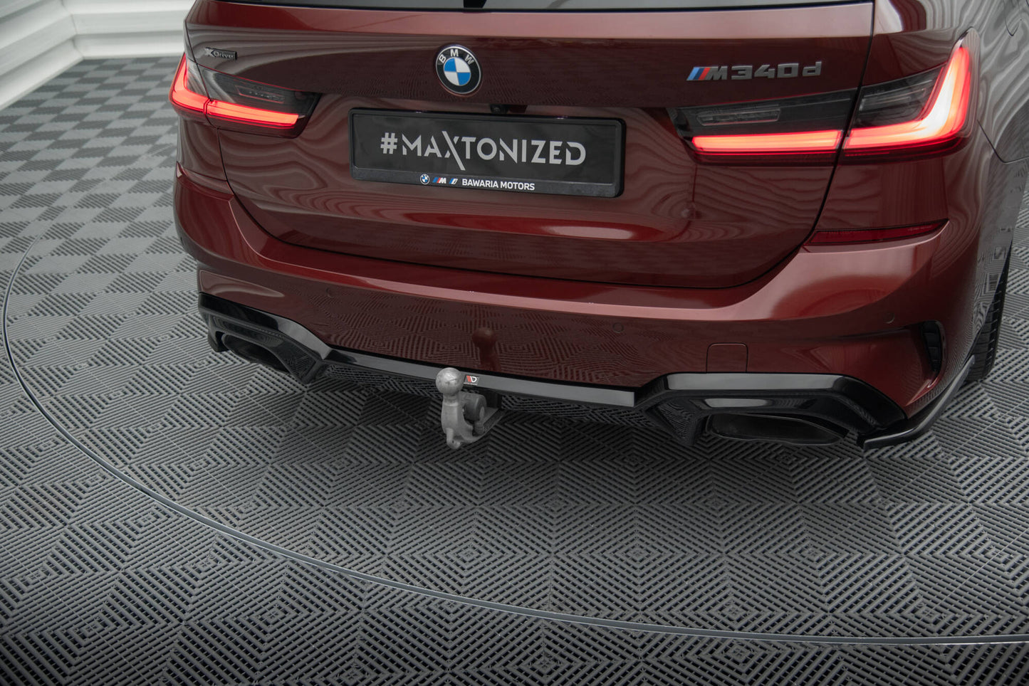 Diffusor Heck Ansatz für BMW M340i G20 / G21 (Passend für Fahrzeuge mit Anhängerkupplung) schwarz Hochglanz