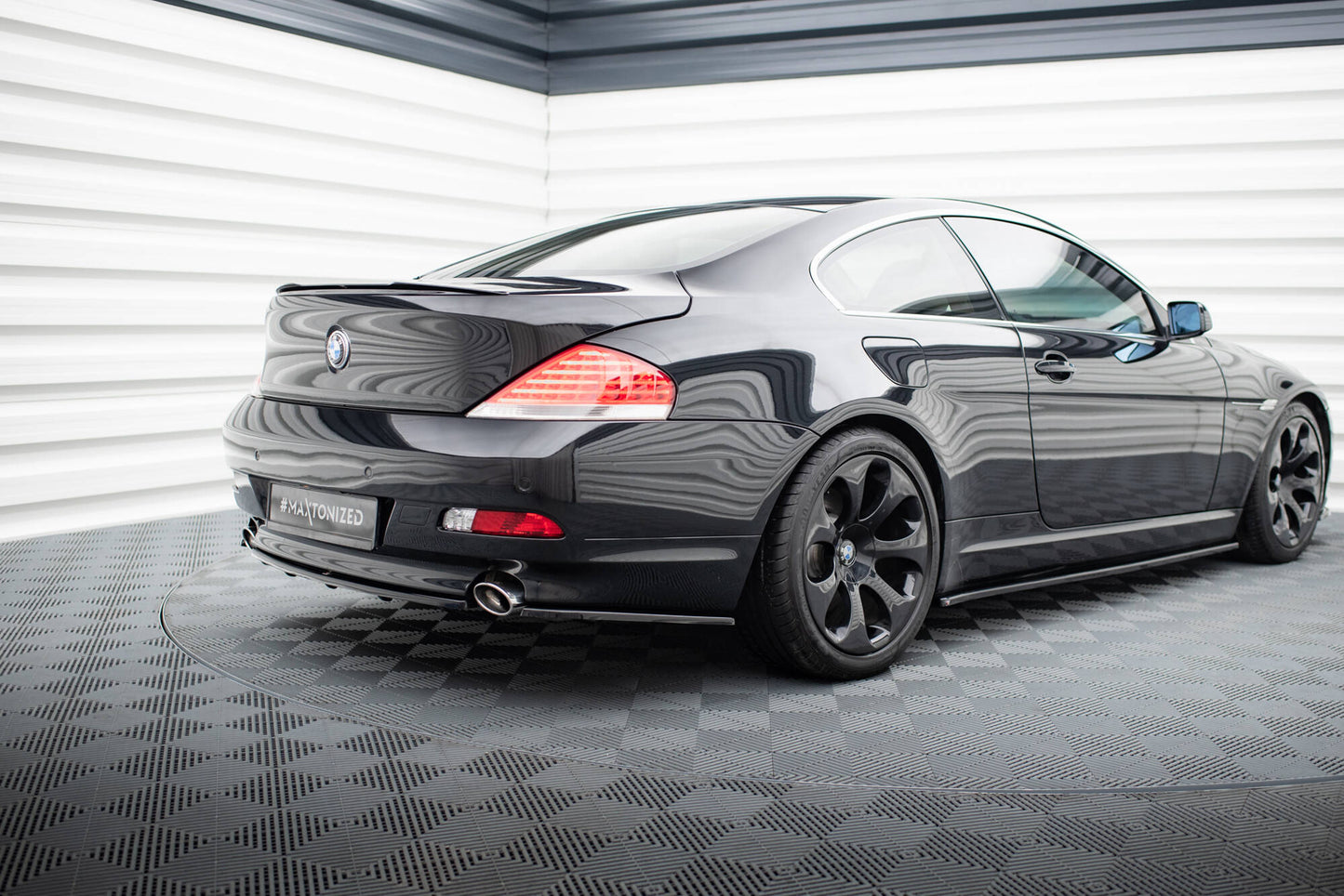 Mittlerer Cup Diffusor DTM Look Heck Ansatz für BMW 6er Coupe / Cabrio E63 / E64 schwarz Hochglanz