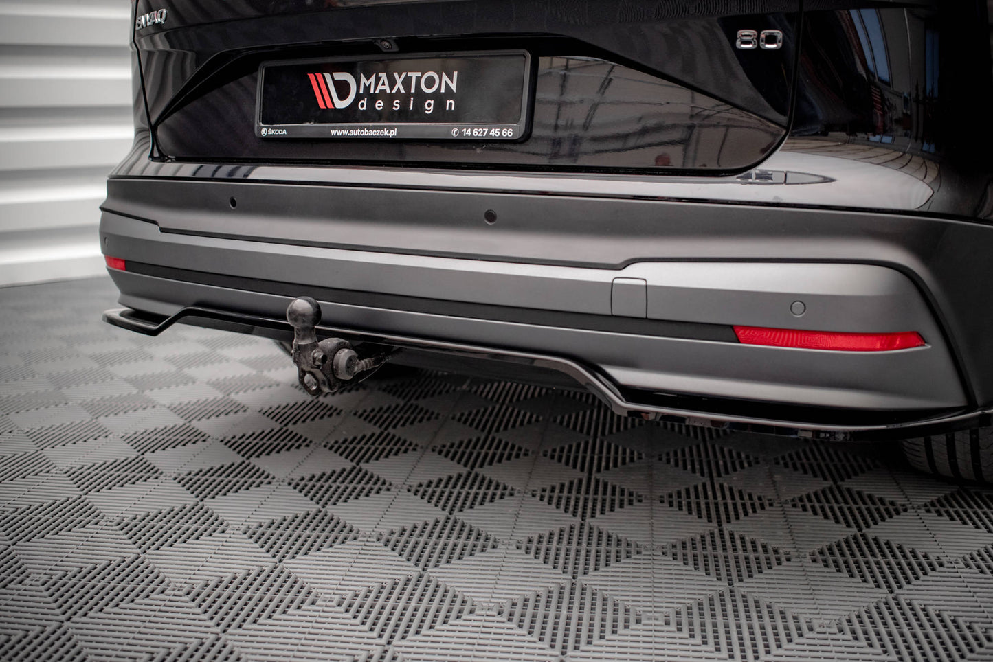 Mittlerer Cup Diffusor DTM Look Heck Ansatz für Skoda Enyaq iV schwarz Hochglanz