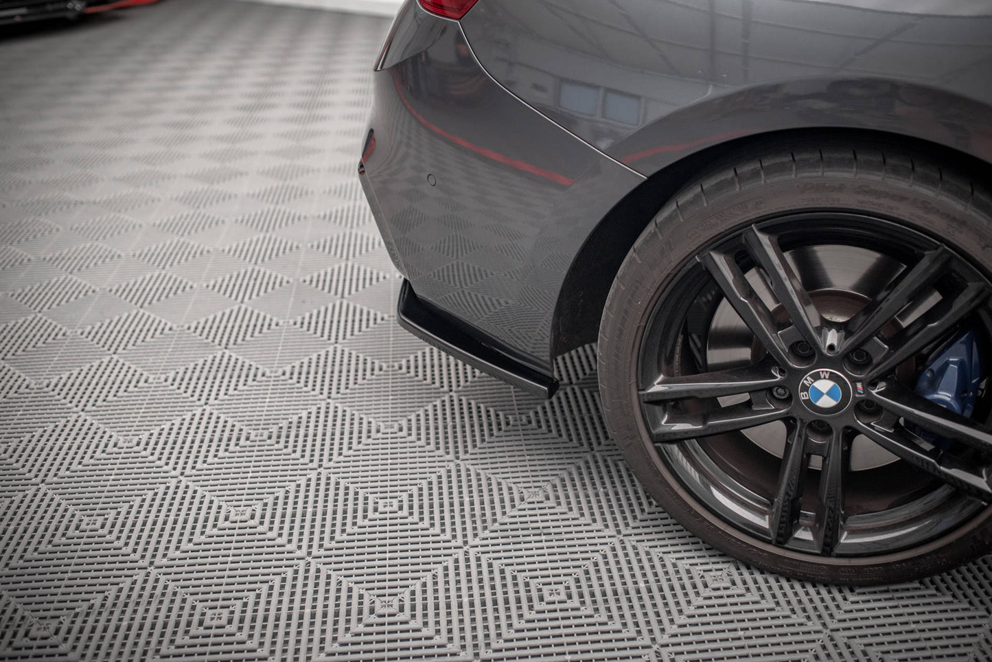Heck Ansatz Flaps Diffusor für BMW 1er F20 Facelift M-power schwarz Hochglanz