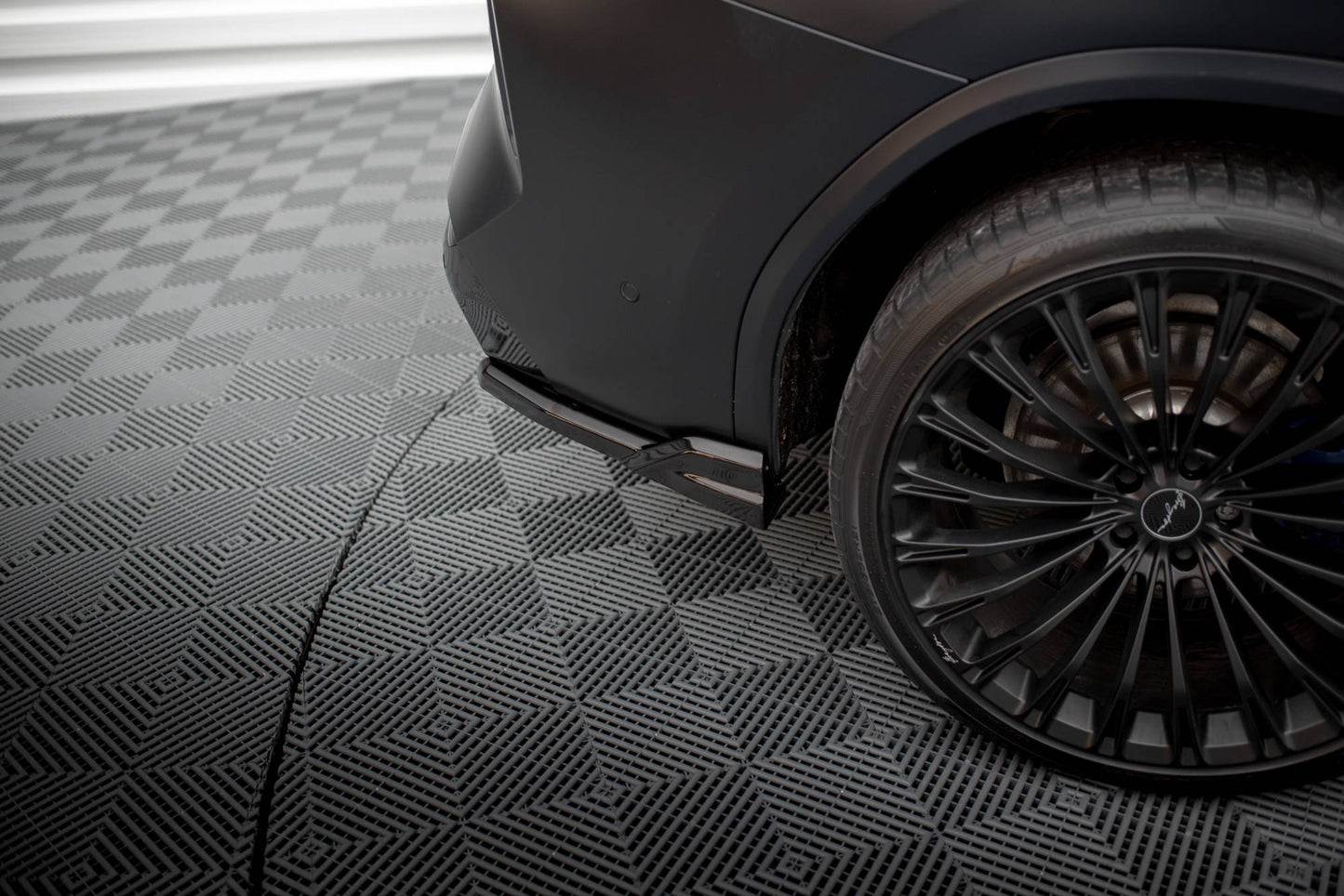 Heck Ansatz Flaps Diffusor für BMW X3 M-Paket G01 Facelift schwarz Hochglanz