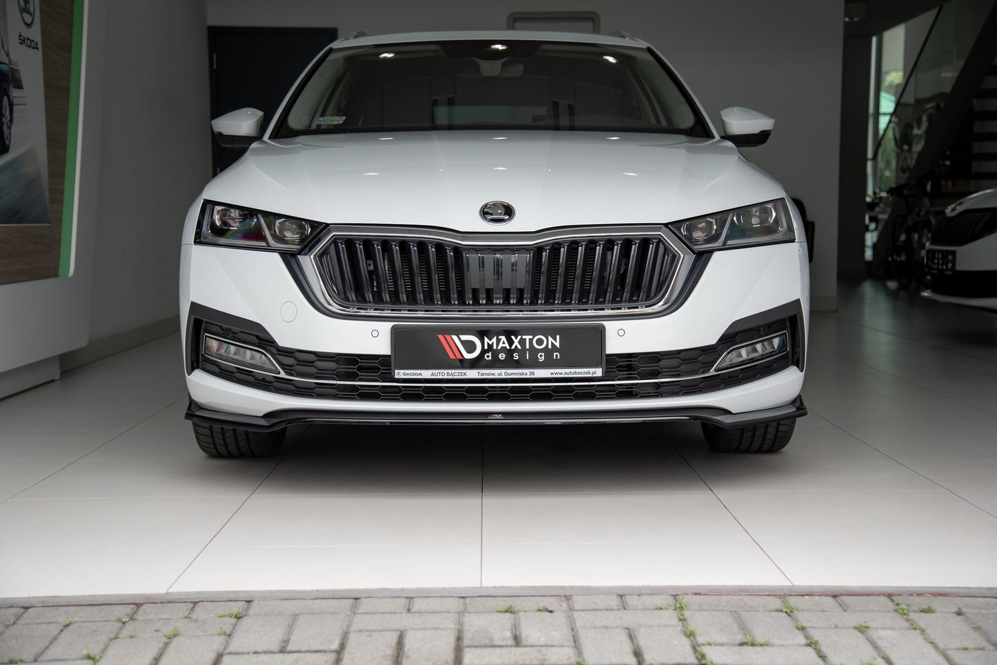 Front Ansatz V.2 für Skoda Octavia Mk4 schwarz Hochglanz