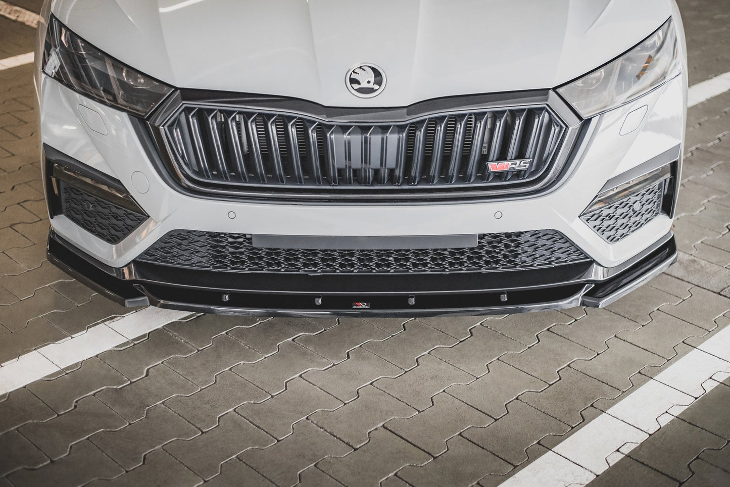 Front Ansatz V.3 für Skoda Octavia RS Mk4 schwarz Hochglanz