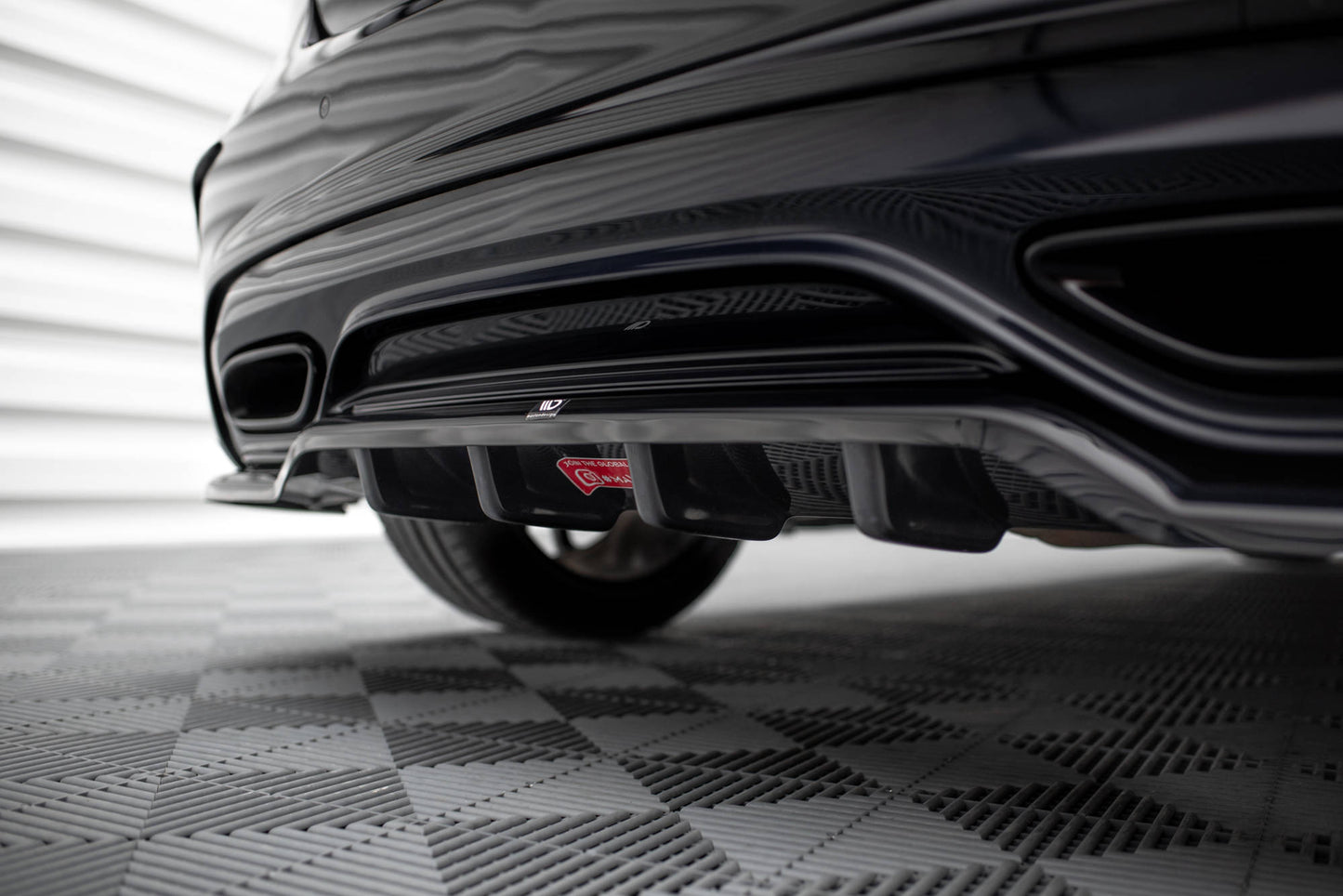 Mittlerer Cup Diffusor DTM Look Heck Ansatz für Mercedes-Benz A AMG-Line W176 Facelif schwarz Hochglanz