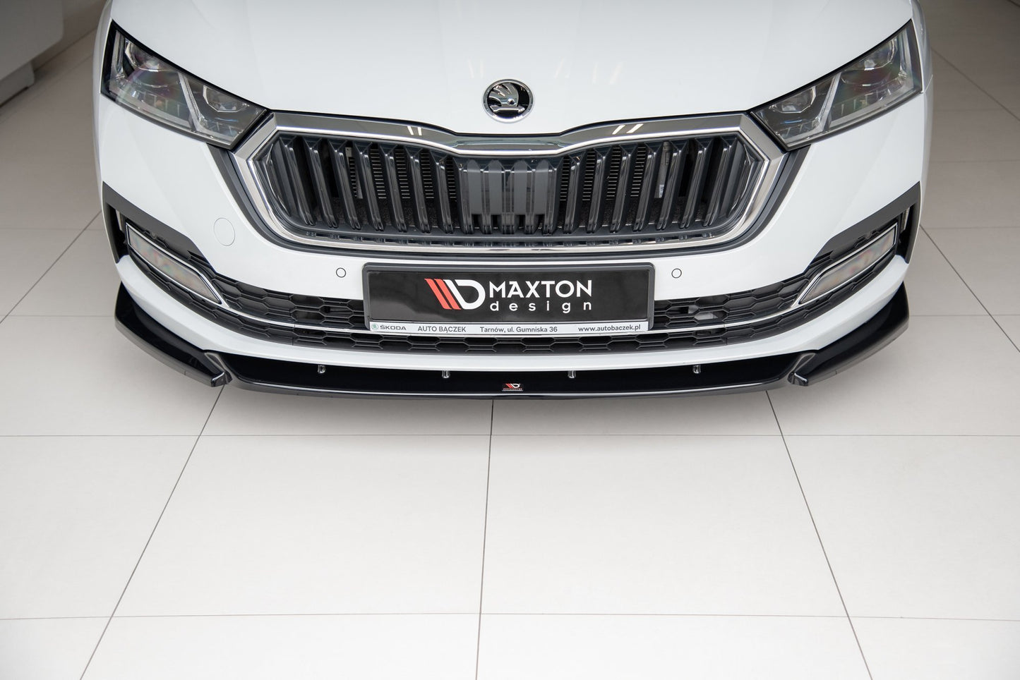 Front Ansatz V.1 für Skoda Octavia Mk4 schwarz Hochglanz