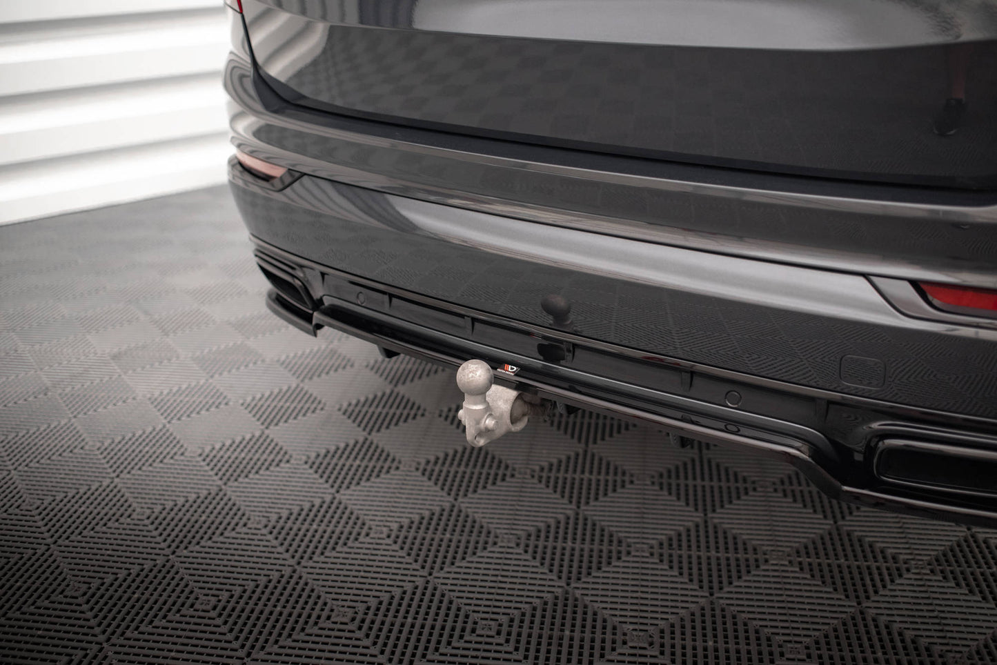 Mittlerer Cup Diffusor DTM Look Heck Ansatz für Volvo XC90 R-Design Mk2 Facelift schwarz Hochglanz