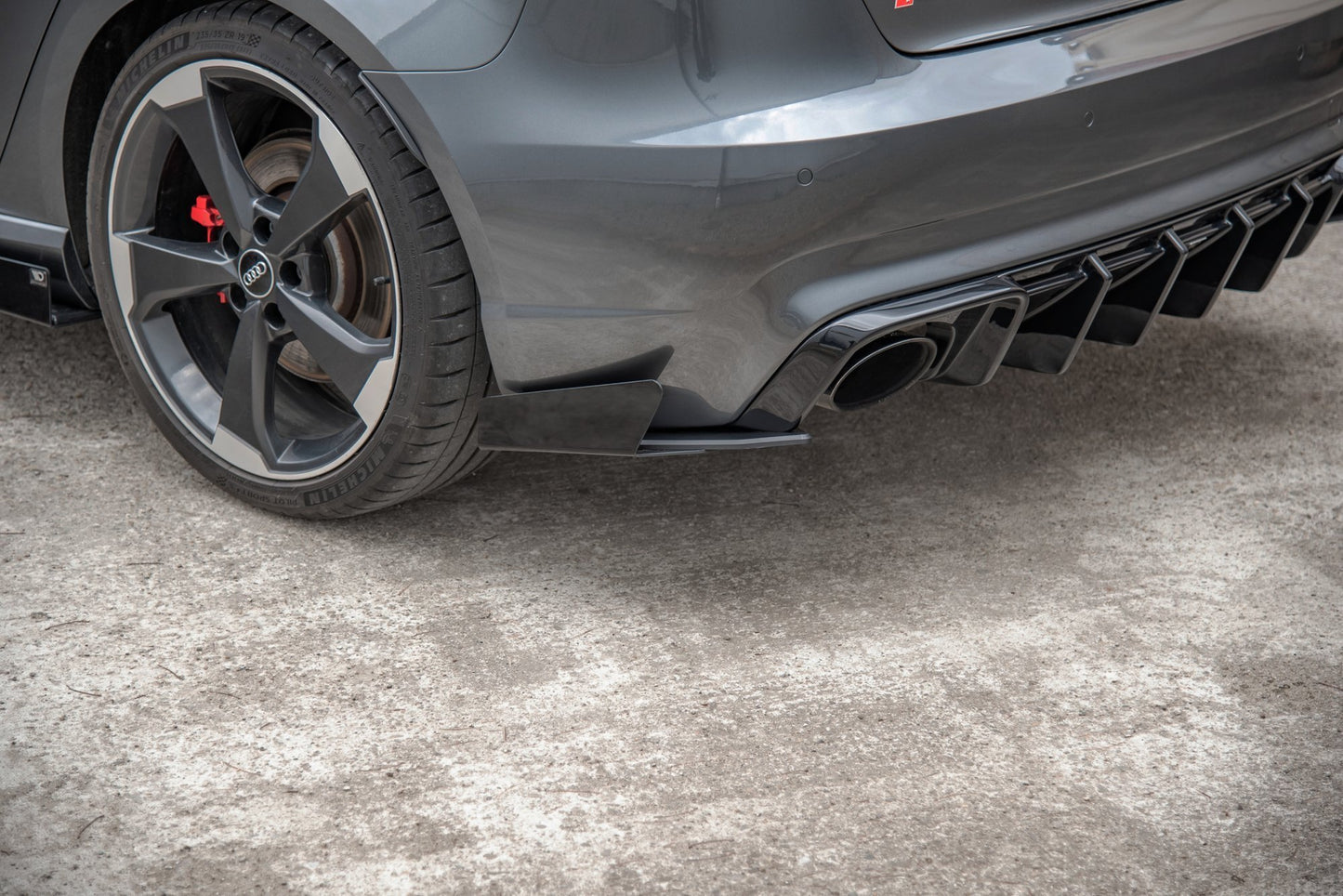 Street Pro Heck Ansatz Flaps Diffusor +Flaps für Audi RS3 8V Sportback schwarz Hochglanz