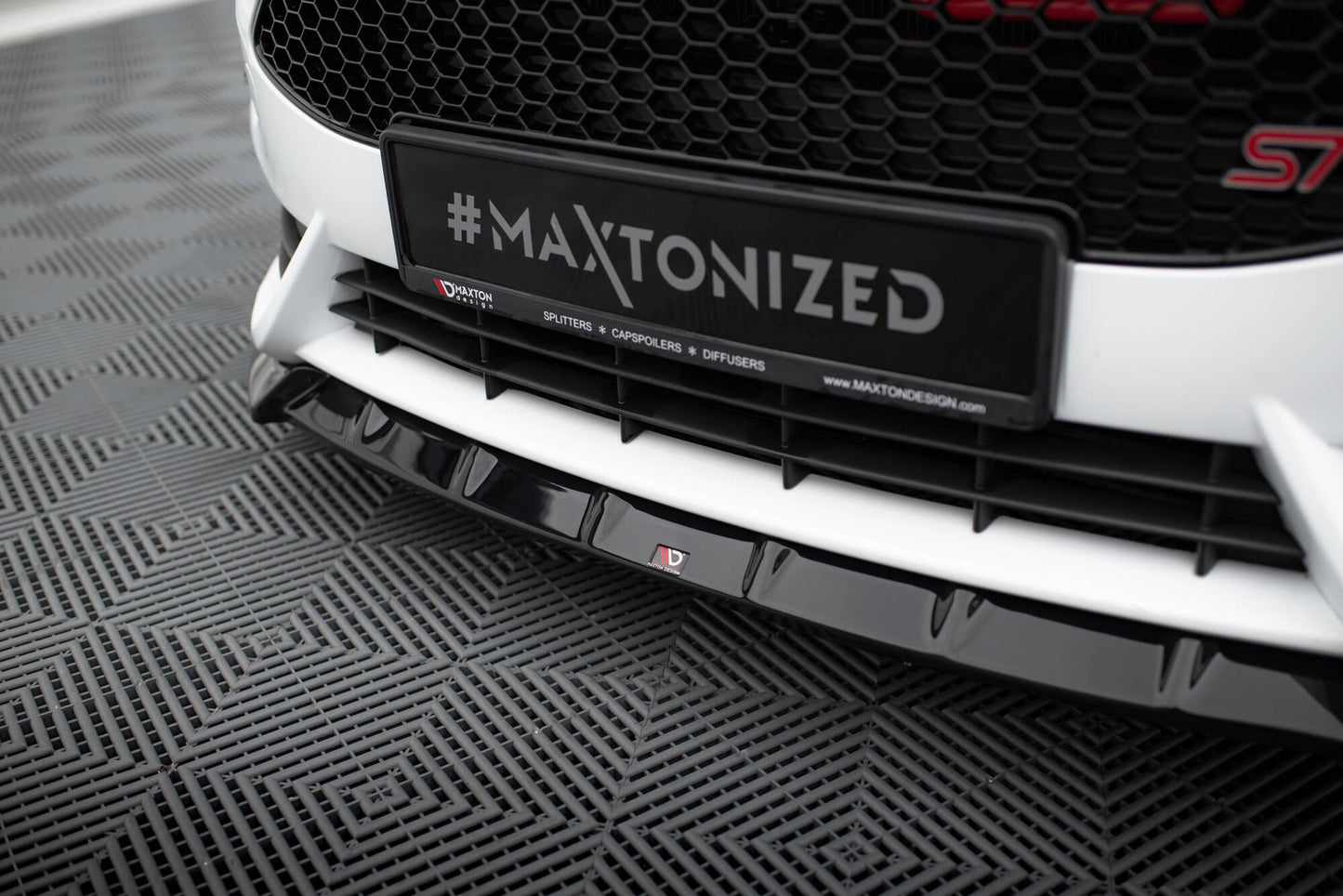 Front Ansatz V.6 + Flaps für Ford Fiesta ST Mk7 Facelift