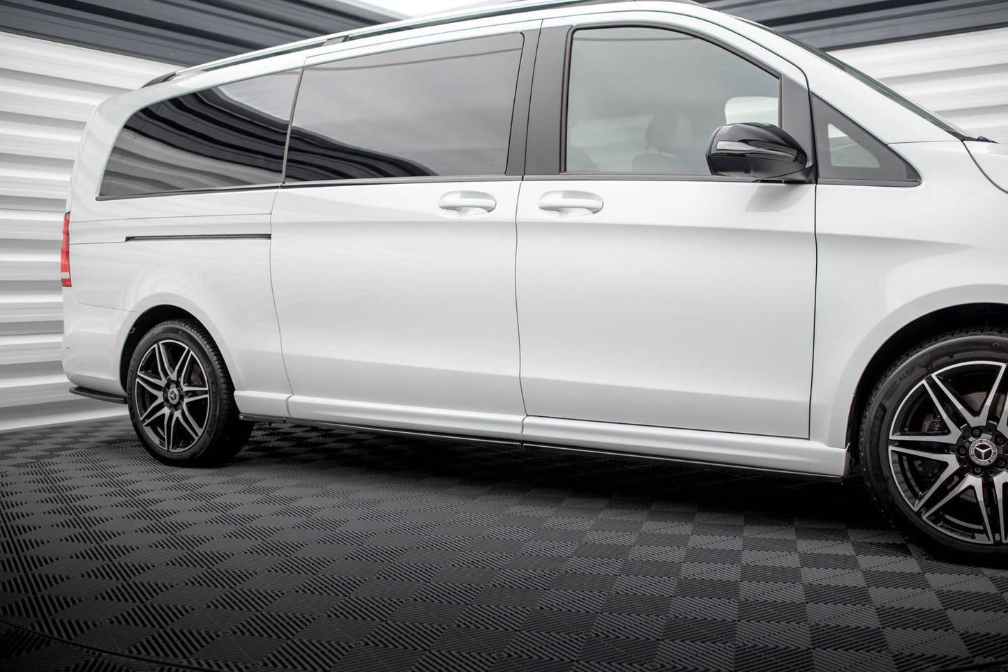 Seitenschweller Ansatz für V.1 für Mercedes-Benz V-Klasse Extra Long AMG-Line W447 schwarz Hochglanz