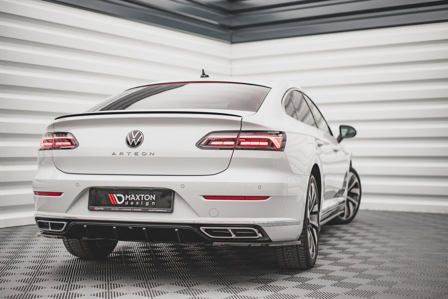 Diffusor Heck Ansatz für VW Arteon R-Line Facelift schwarz Hochglanz
