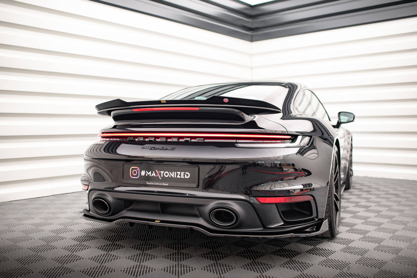 Spoiler CAP für Porsche 911 Turbo S 992 schwarz Hochglanz