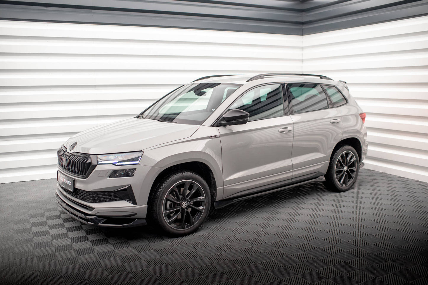 Seitenschweller Ansatz für Skoda Karoq Sportline Mk1 schwarz Hochglanz