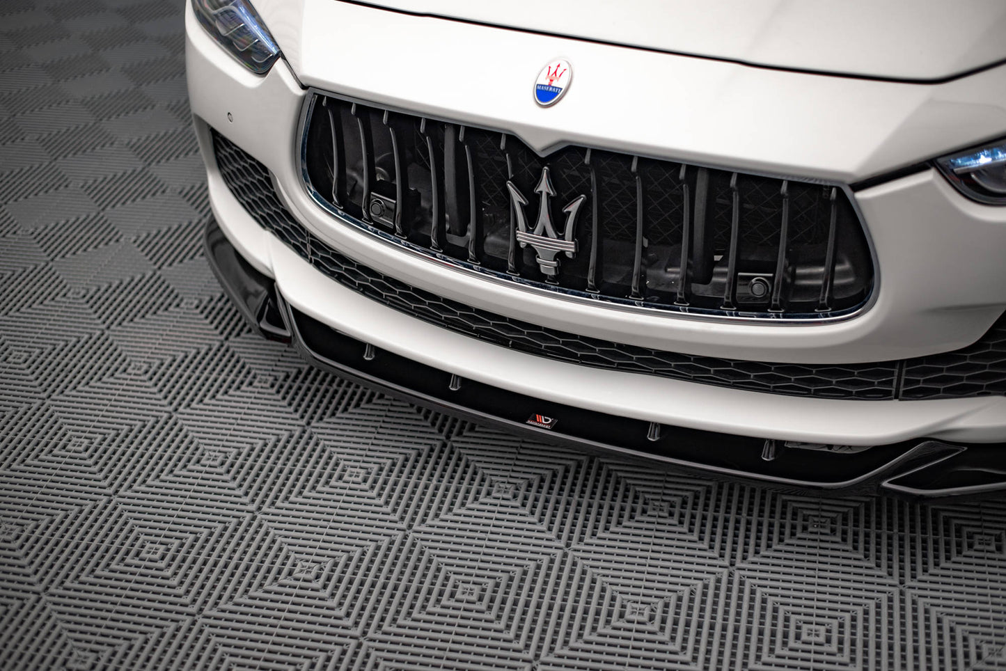 Front Ansatz V.1 für Maserati Ghibli Mk3 schwarz Hochglanz
