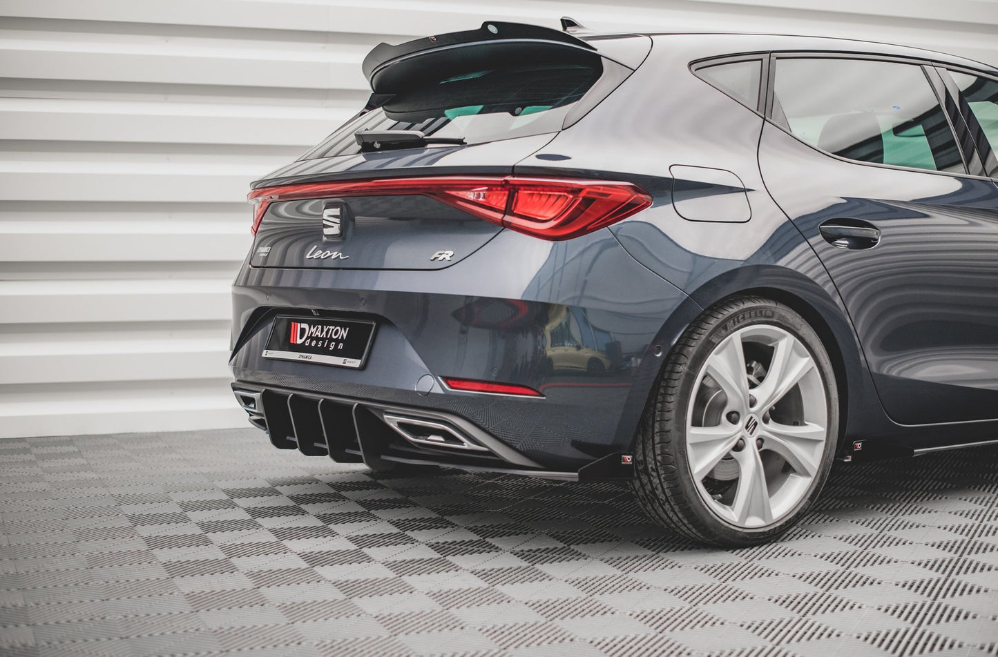 Street Pro Diffusor Heck Ansatz +Flaps für Seat Leon FR Hatchback Mk4 schwarz Hochglanz