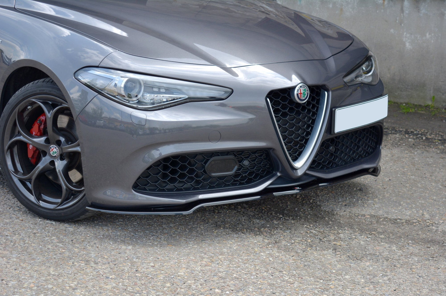 Front Ansatz V.1 für ALFA ROMEO GIULIA VELOCE schwarz Hochglanz