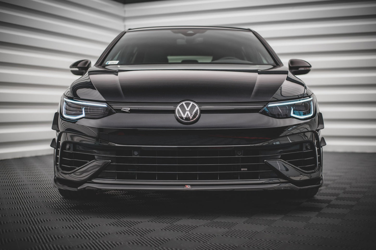 Front Ansatz V.6 für Volkswagen Golf R Mk8 Carbon Look