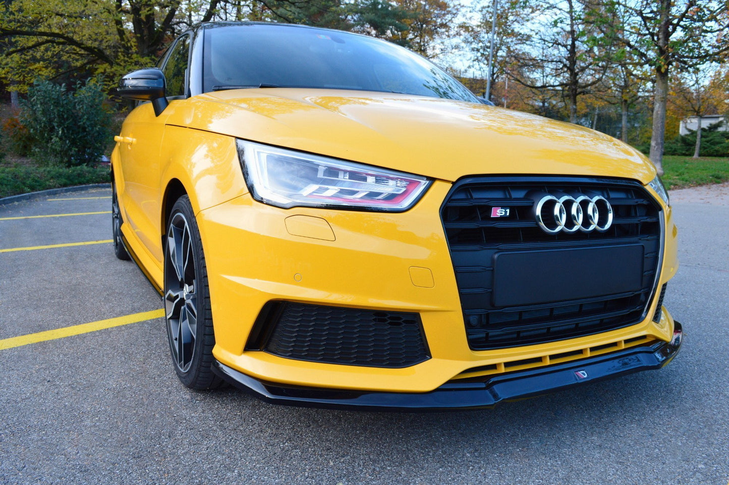 Front Ansatz für Audi S1 8X schwarz Hochglanz