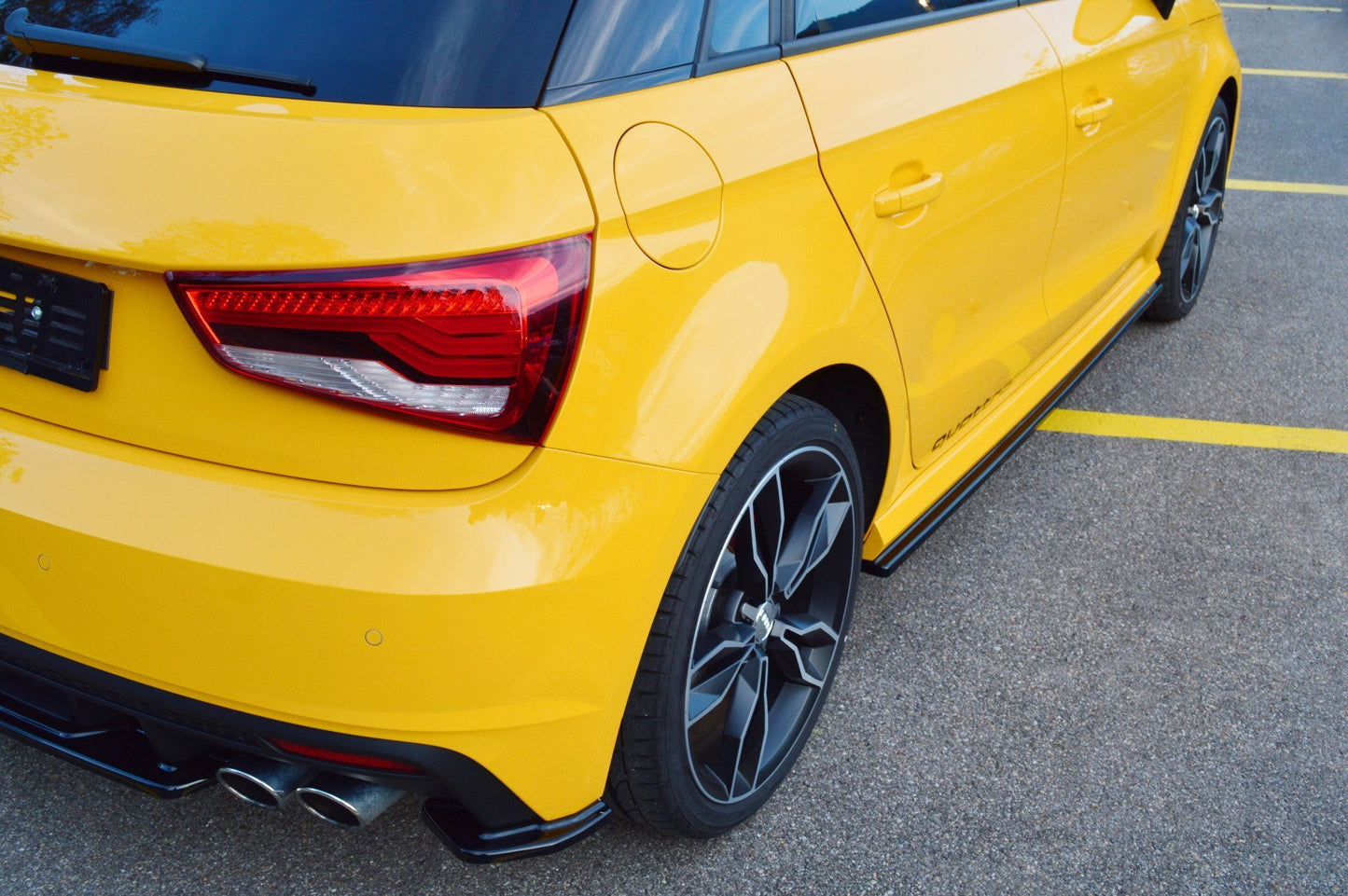 Seitenschweller Ansatz für Audi S1 8X schwarz Hochglanz