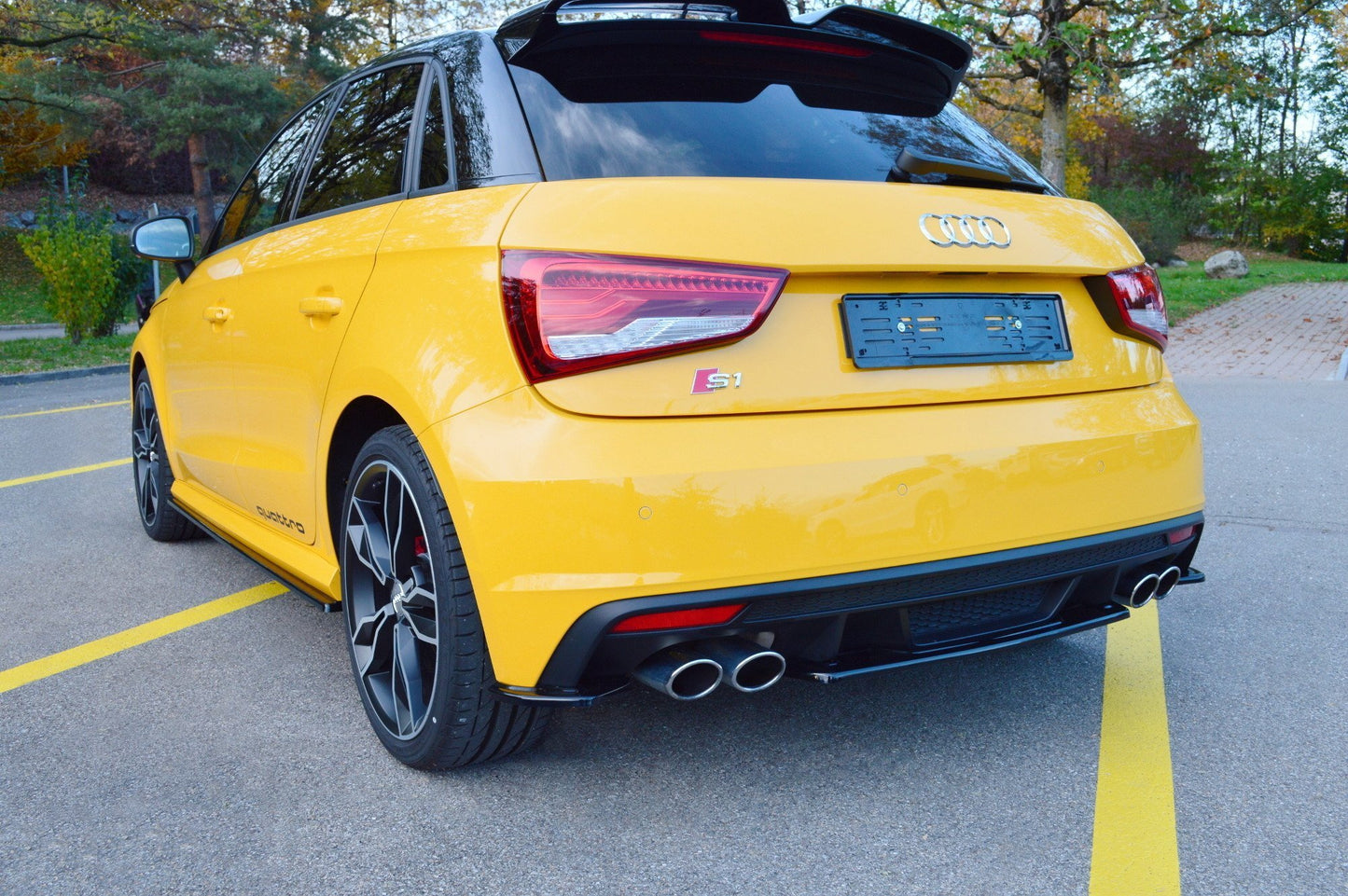 Heck Ansatz Flaps Diffusor für Audi S1 8X schwarz Hochglanz