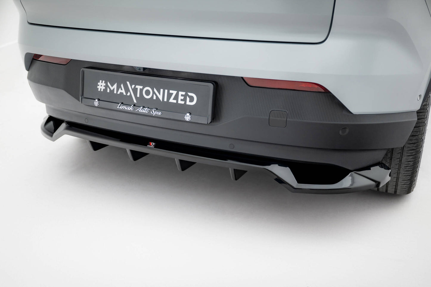 Mittlerer Cup Diffusor DTM Look Heck Ansatz für Volvo EX30 Mk1 schwarz Hochglanz